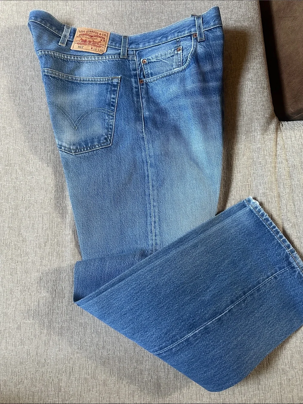 Levi's 501 Men’s Blue Denim Jeans - W38 L30 button fly dry cleaned cowboy crease